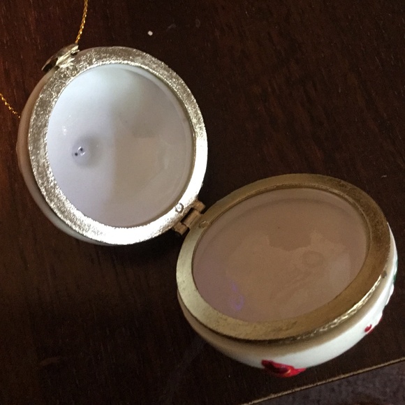 NIB Porcelain Cardinal & Mistletoe Box Ornament - Picture 5 of 6